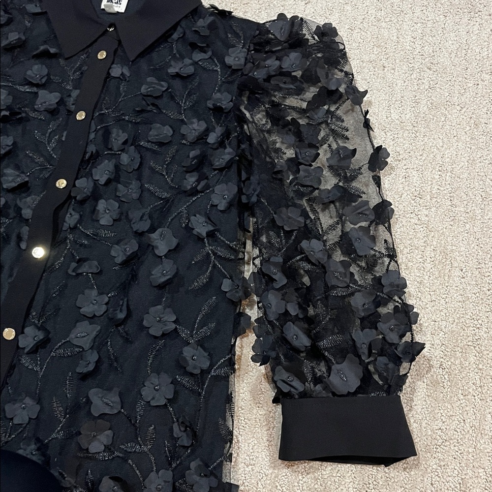Anne Klein Black 3D Floral Sheer Blouse Size Medium EUC - Picture 12 of 15